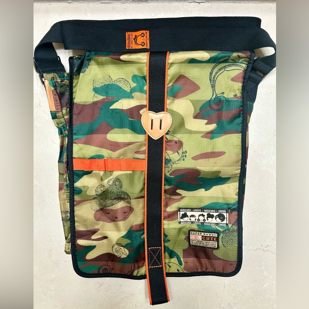 Vintage Harajuku Lovers Camo Messenger/Shoulder Bag